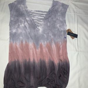 American Eagle sleeveless t-shirt